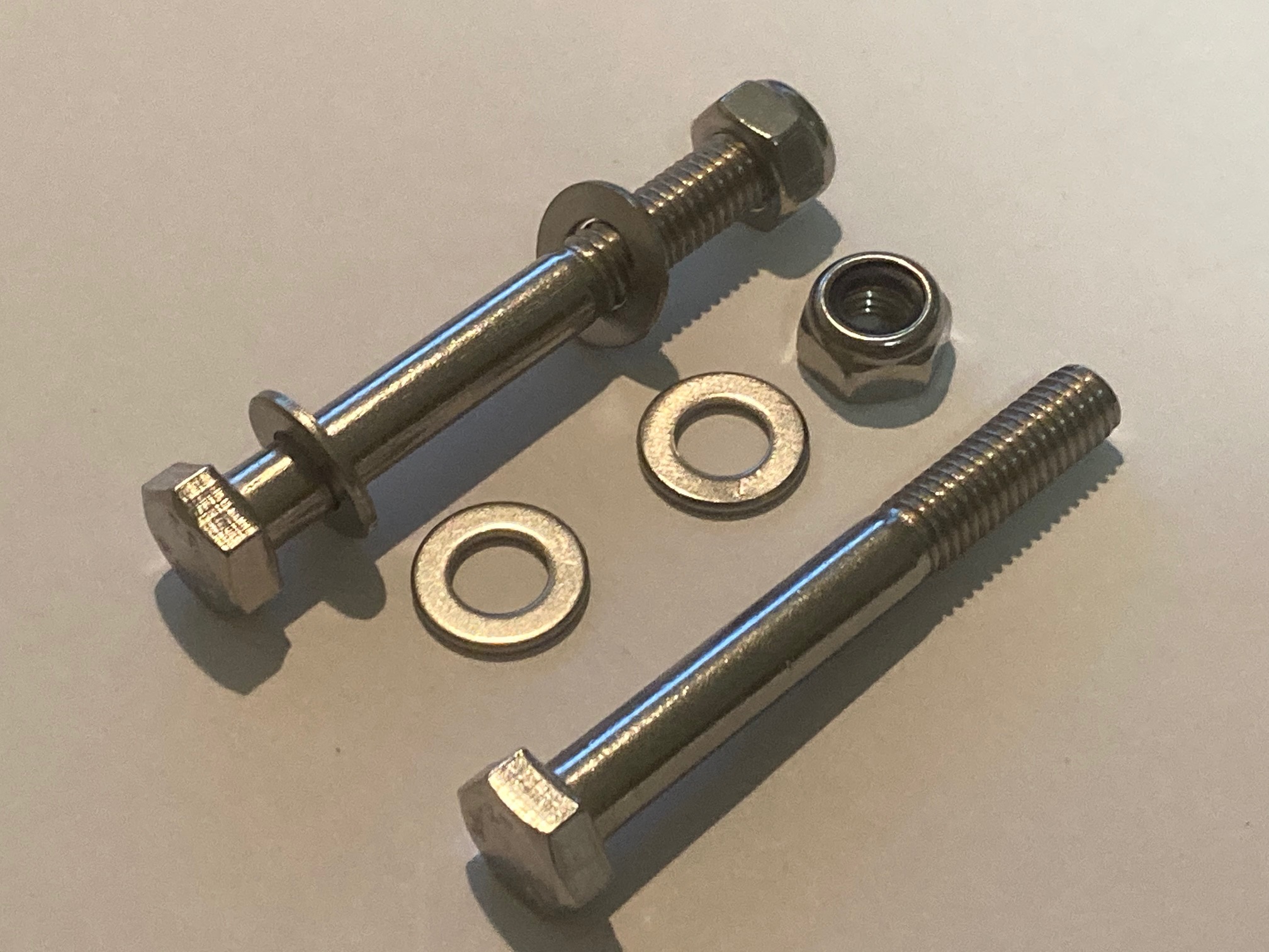 Motorenträger Schrauben M8 – Bild 3